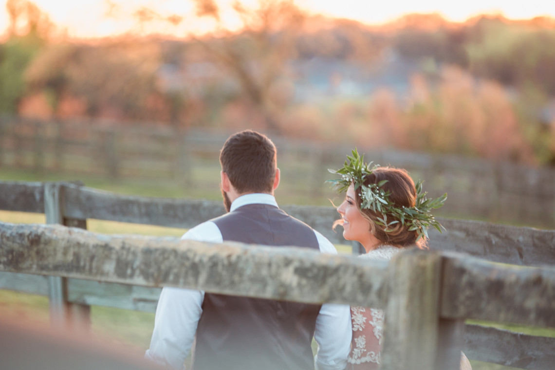 Spring wedding at The Stables at Hunter Valley Farm by Knoxville wedding photographers 2 Hodges Photography