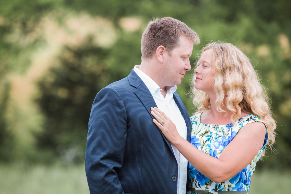 engagement photos in Sevierville, TN by Knoxville wedding photographers 2 Hodges Photography