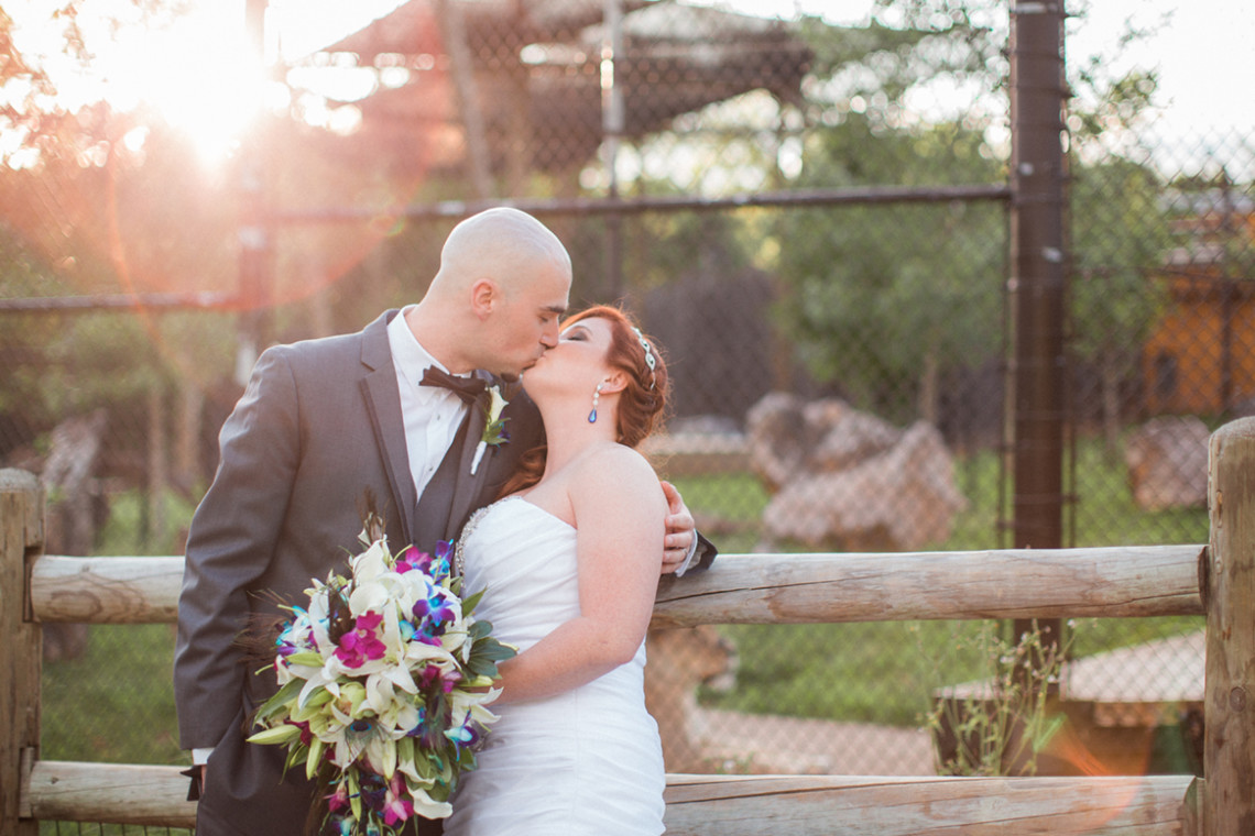 Spring wedding at the Knoxville zoo by Knoxville wedding photographers 2 Hodges Photography