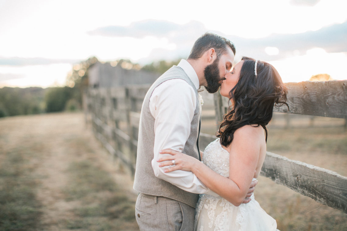 Knoxville wedding at Hunter Valley Farms by Knoxville Wedding Photographers 2 Hodges Photography