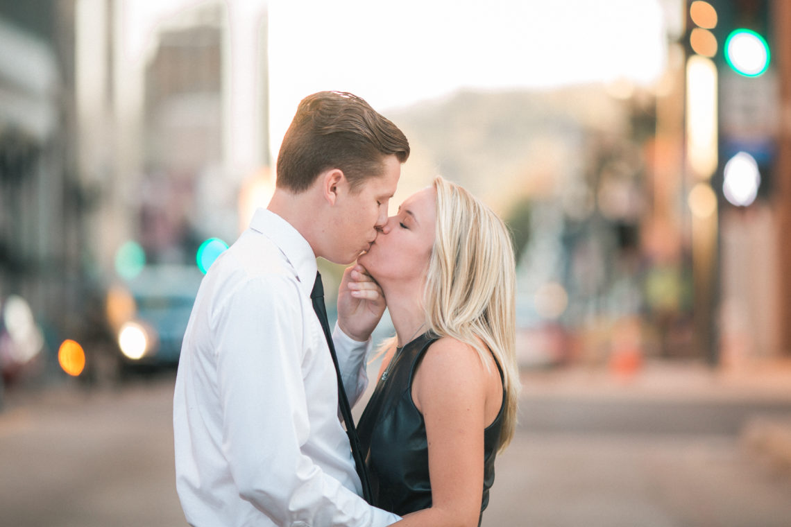Chaylin and Tayler – Knoxville Engagement Photos