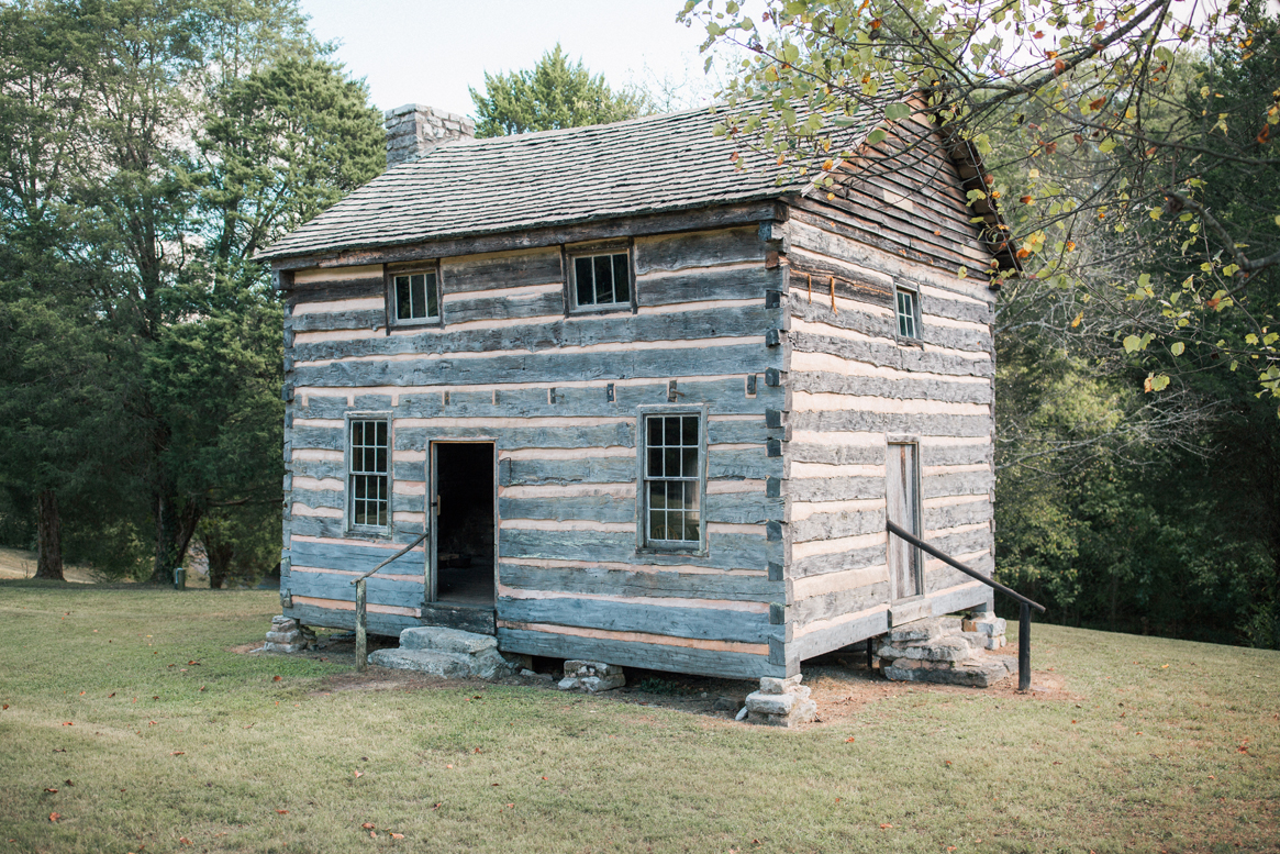 Rachel and Fletcher – Rustic Wedding with Downtown Knoxville Emporium ...